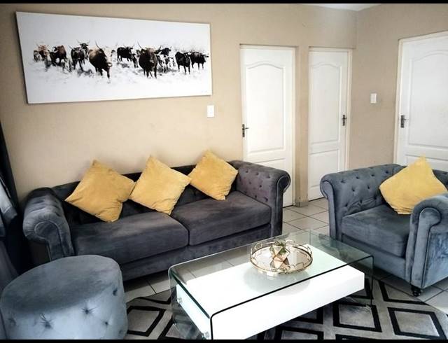 2 BEDROOM APARTMENT FOR SALE IN NEWLANDS EAST